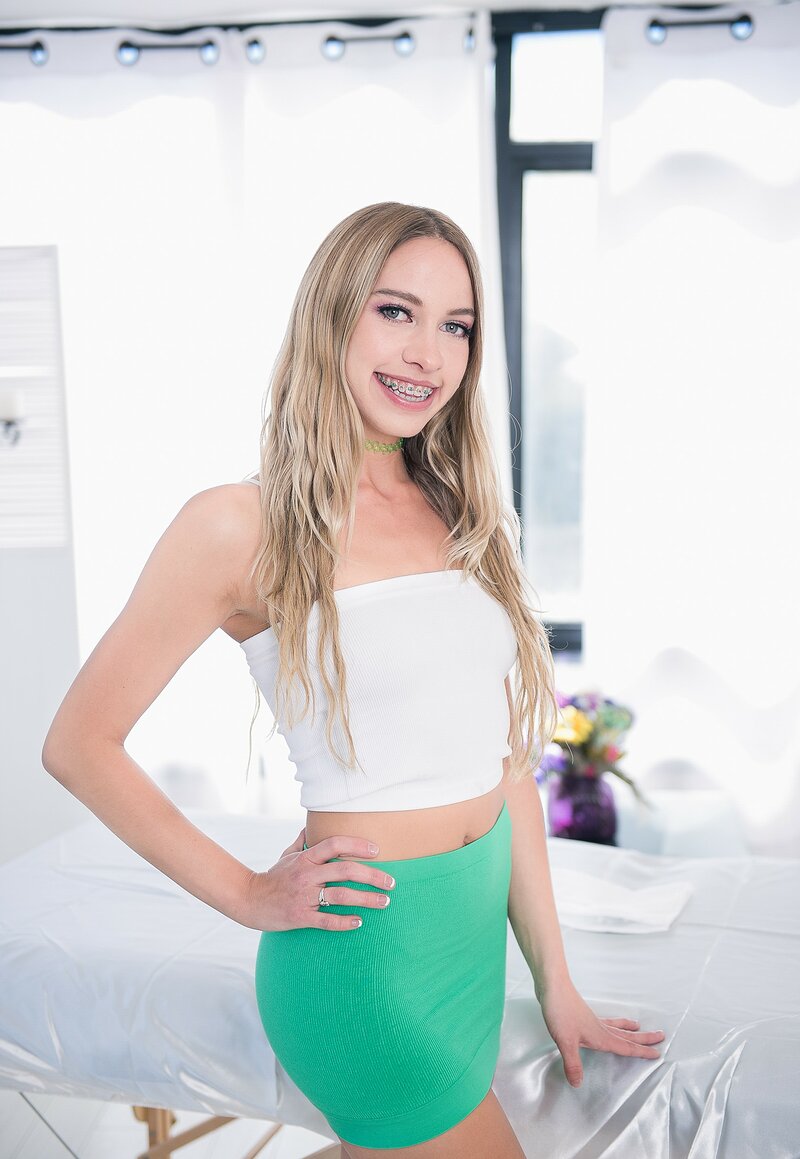 Полина, 22